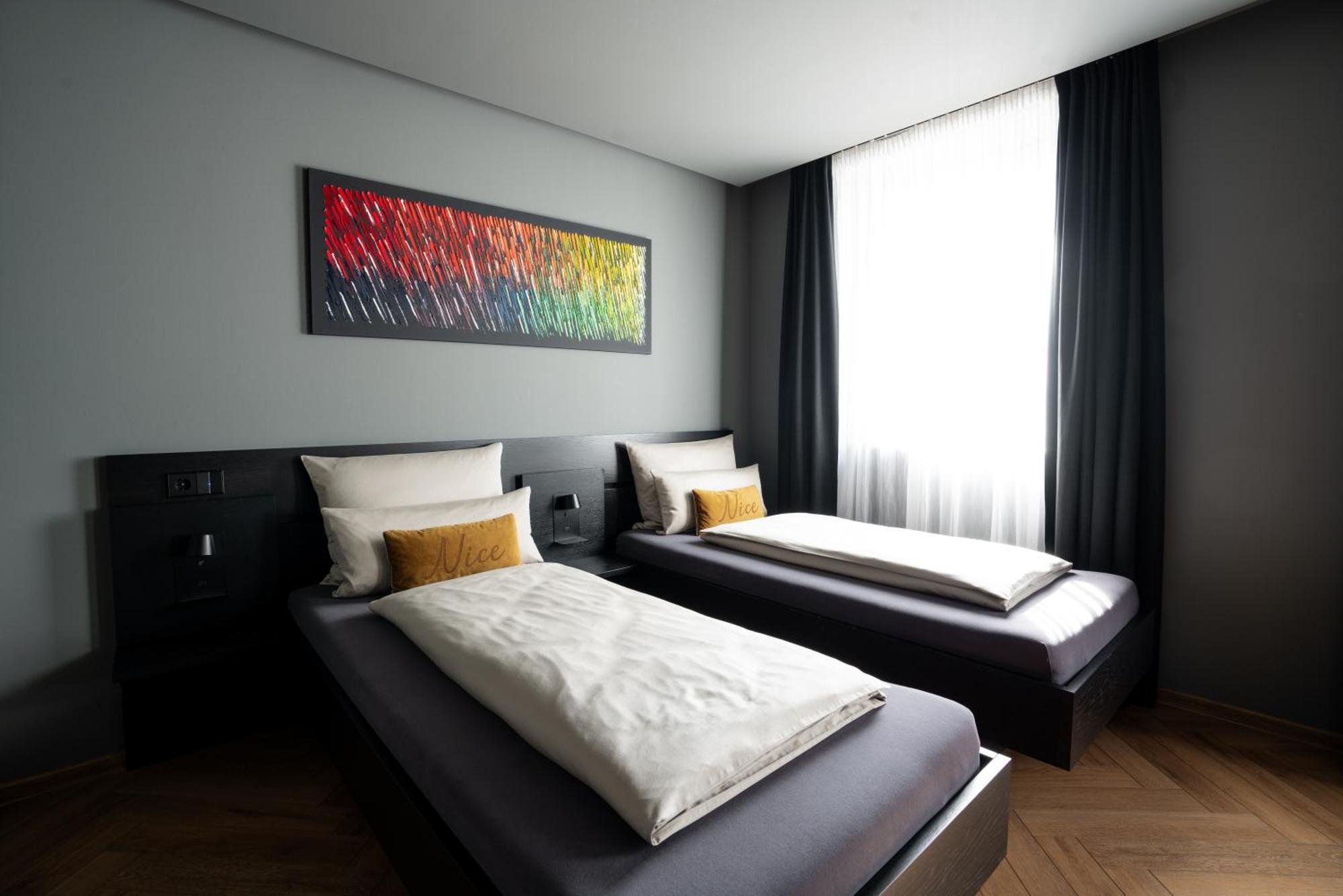 Hotel Nice Laupheim Ngoại thất bức ảnh